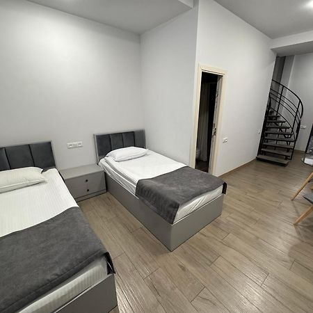 Lux Plaza Hotel P'arak'ar Exterior foto