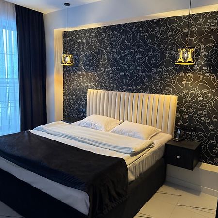 Lux Plaza Hotel P'arak'ar Exterior foto