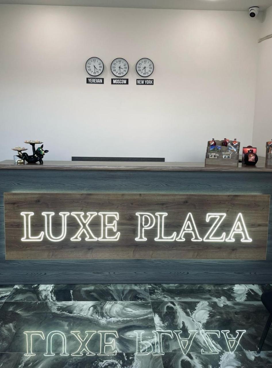 Lux Plaza Hotel P'arak'ar Exterior foto