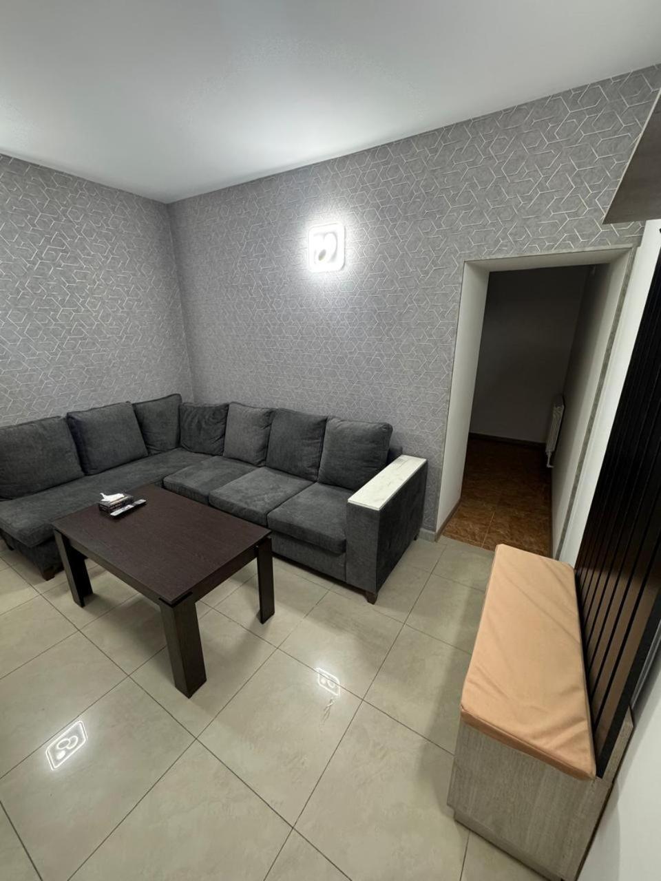 Lux Plaza Hotel P'arak'ar Exterior foto